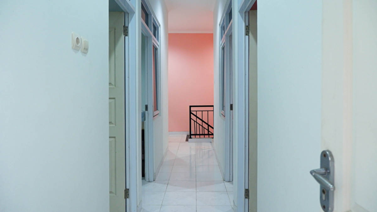 https://images.rukita.co/buildings/building/5f0b185f-9c8.jpg