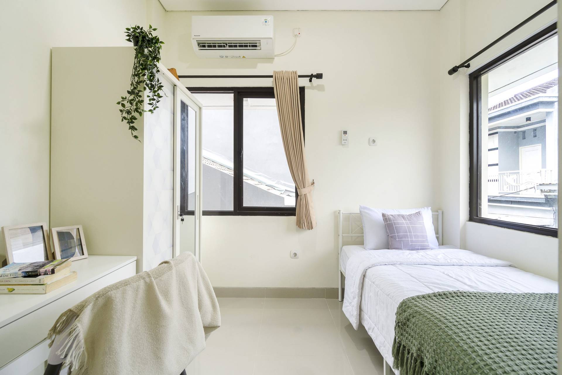 https://images.rukita.co/buildings/building/5f39604b-731b-4d11-aa4f-e186239a70ec.jpg