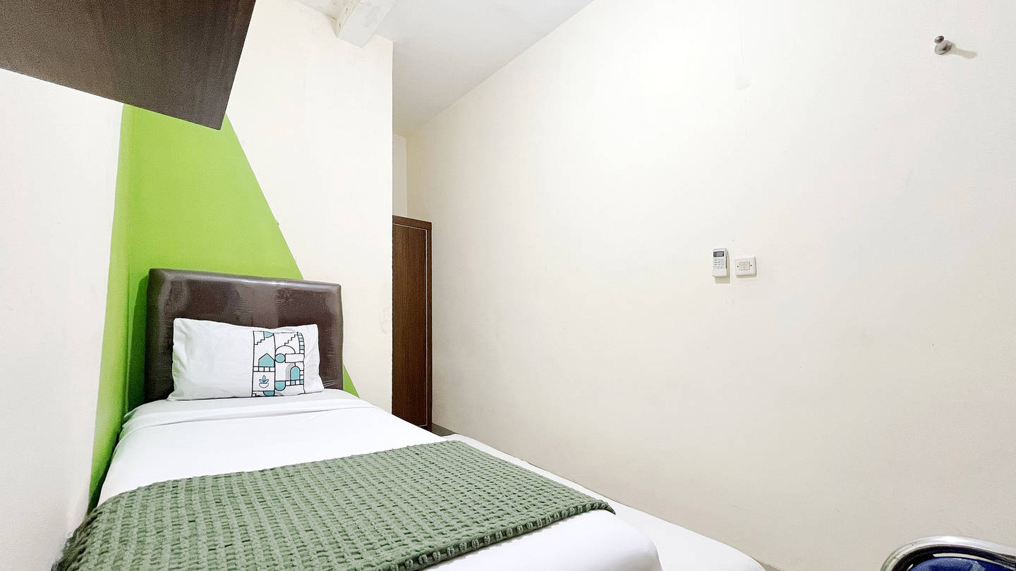 https://images.rukita.co/buildings/building/5f62aed4-52d.jpg