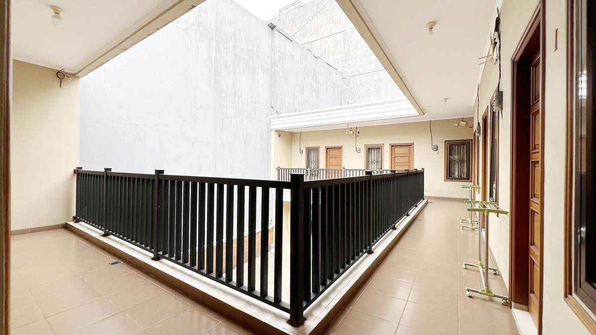 https://images.rukita.co/buildings/building/5fb29869-4b30-4dfa-b30d-be39806a466f.jpg