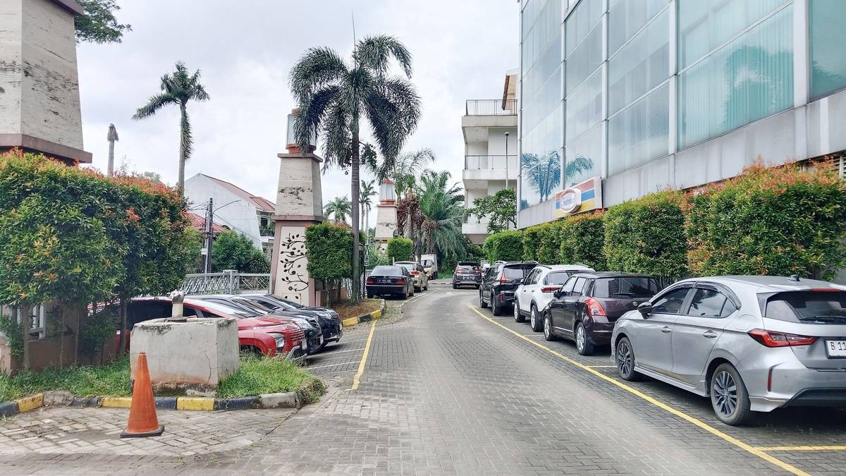 https://images.rukita.co/buildings/building/60d5a2eb-21d.jpg