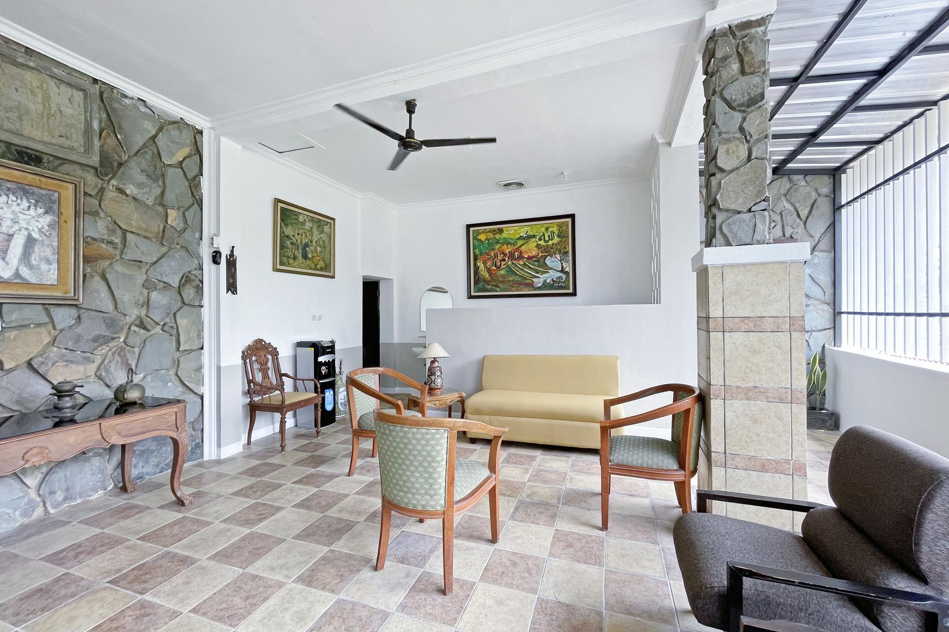 https://images.rukita.co/buildings/building/616e647e-0f9.jpg