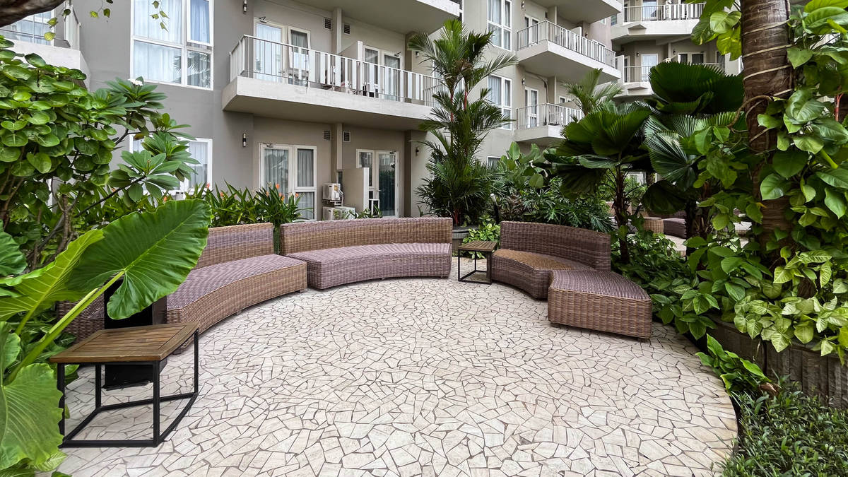 https://images.rukita.co/buildings/building/61b31092-f75.jpg