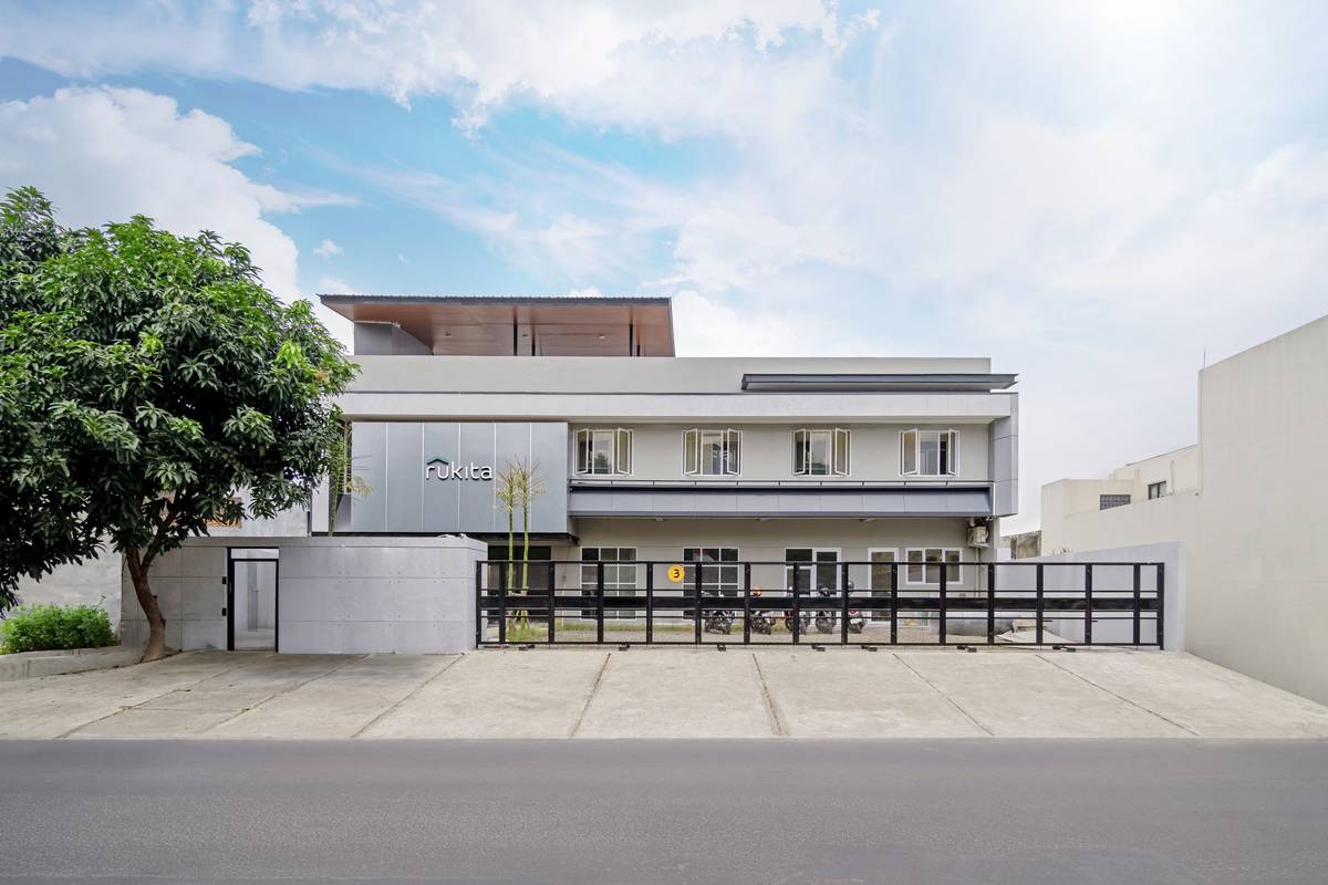 https://images.rukita.co/buildings/building/622d9342-3b7.jpg