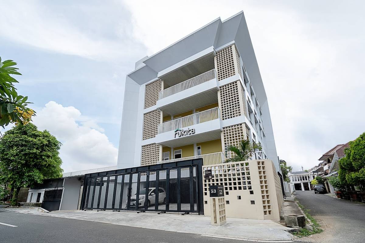 https://images.rukita.co/buildings/building/62e09b2f-b33.jpg