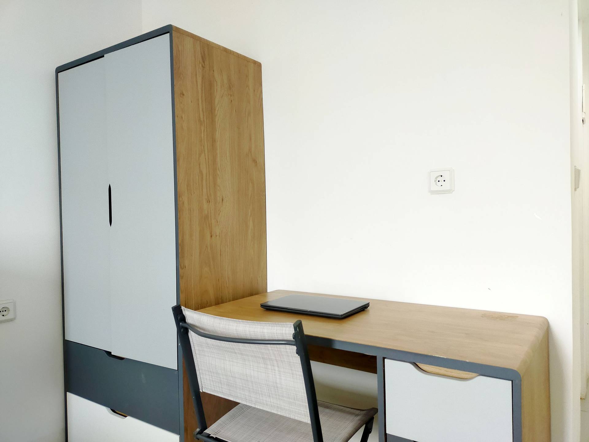 https://images.rukita.co/buildings/building/634a15a0-417.jpg