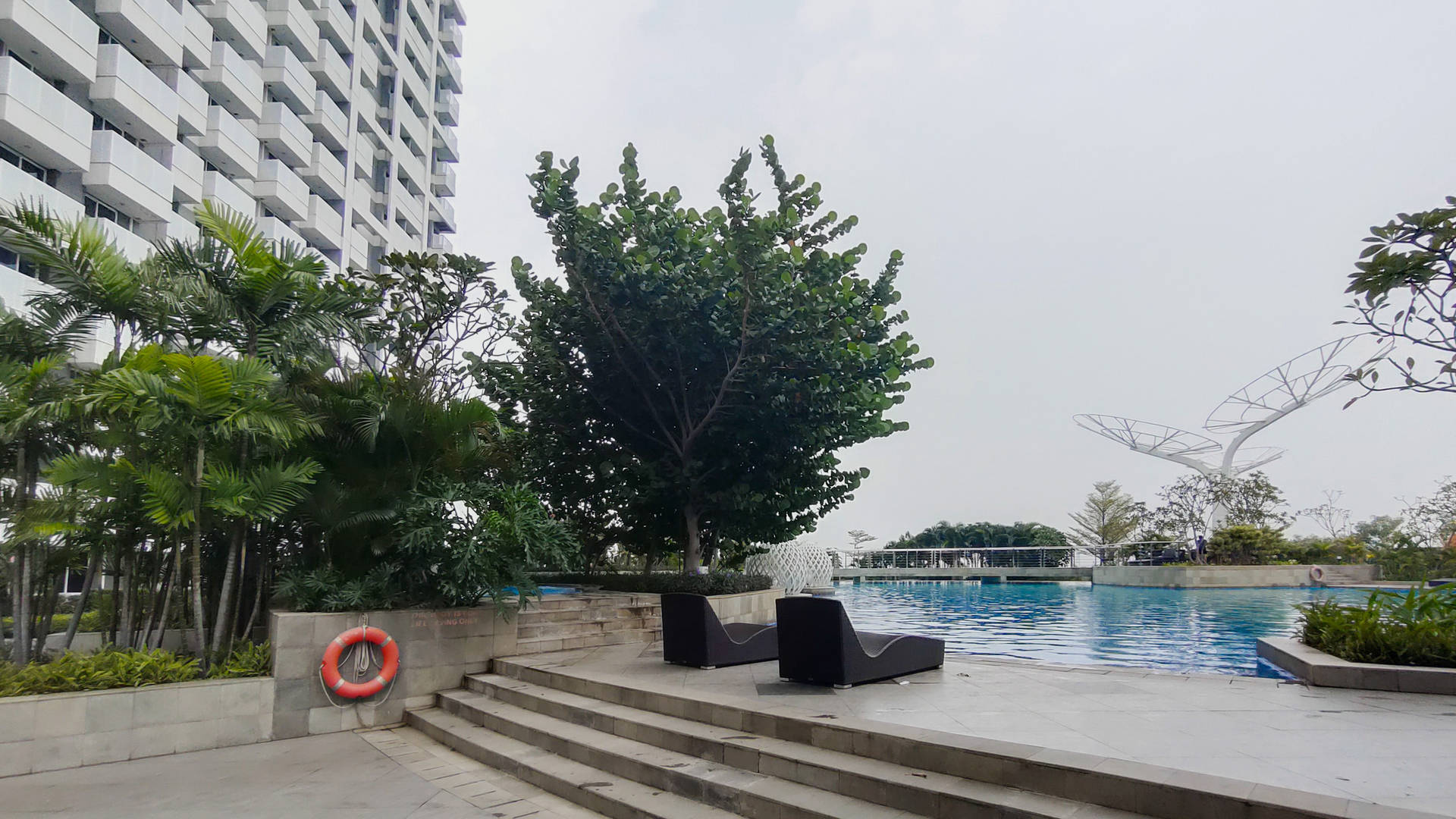 https://images.rukita.co/buildings/building/647413ab-5bd.jpg