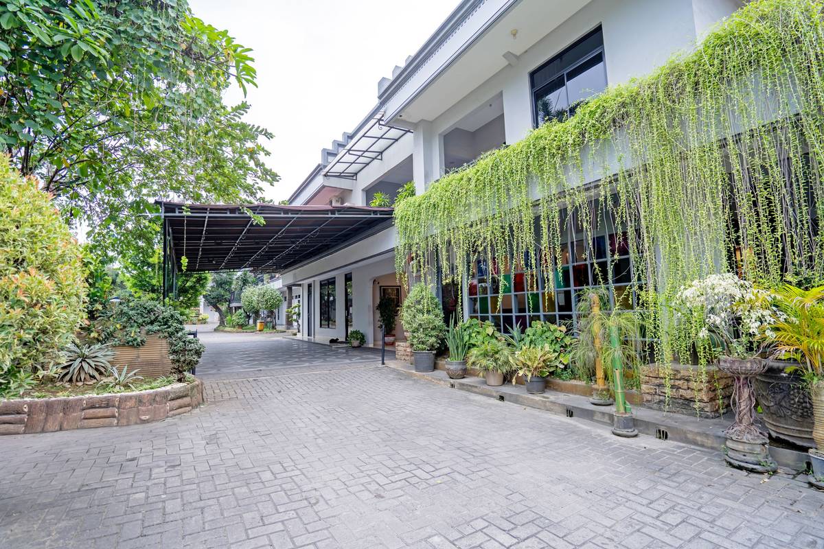 https://images.rukita.co/buildings/building/64800131-341.jpg