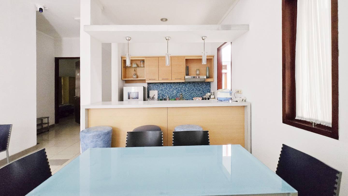 https://images.rukita.co/buildings/building/6510fba1-ad4.jpg