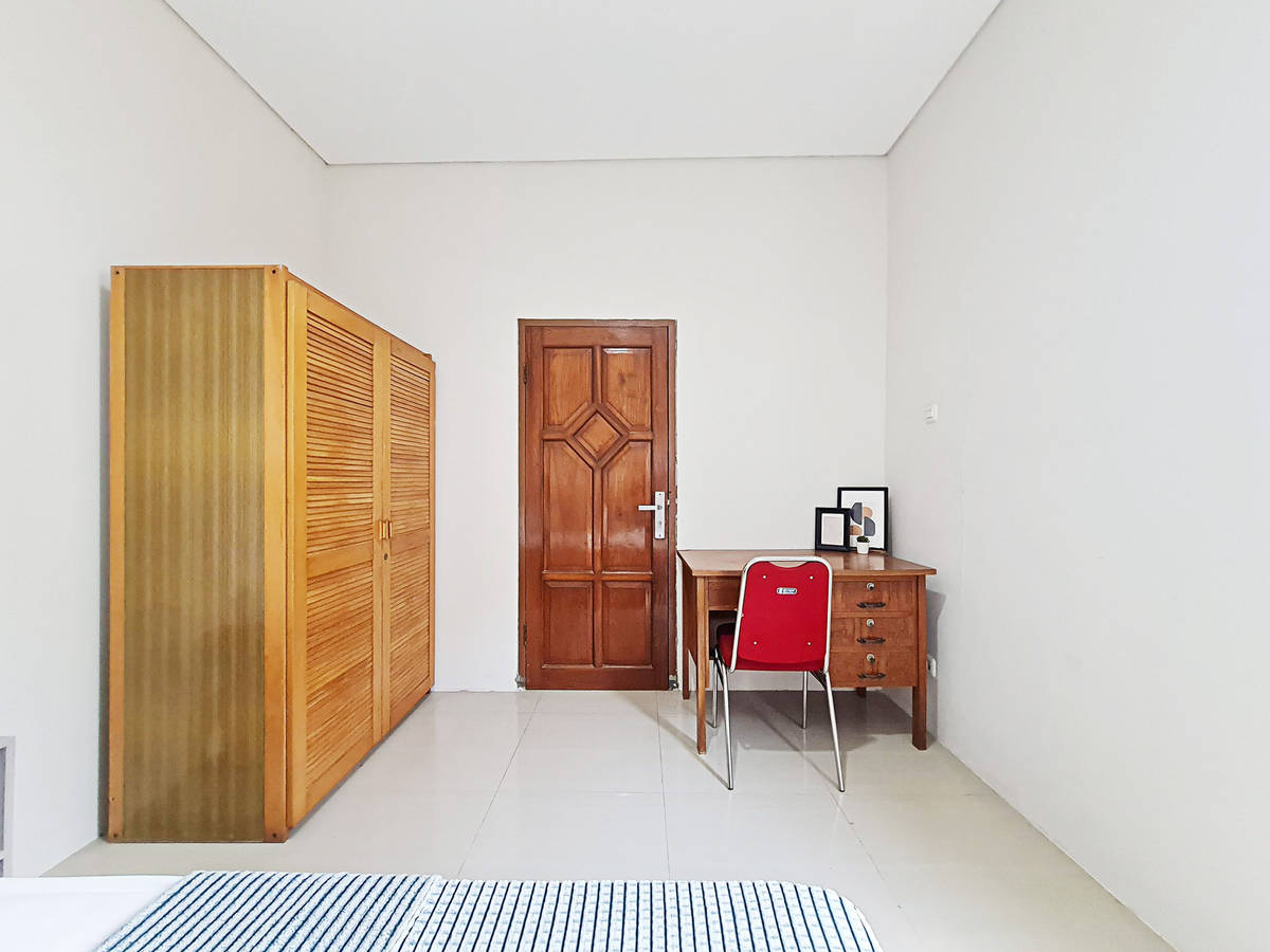 https://images.rukita.co/buildings/building/65968397-6a9.jpg
