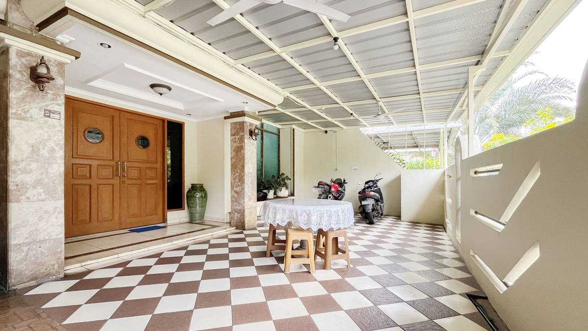 https://images.rukita.co/buildings/building/659bc6fe-97bc-43ec-92e5-d7b6869be3bb.jpg