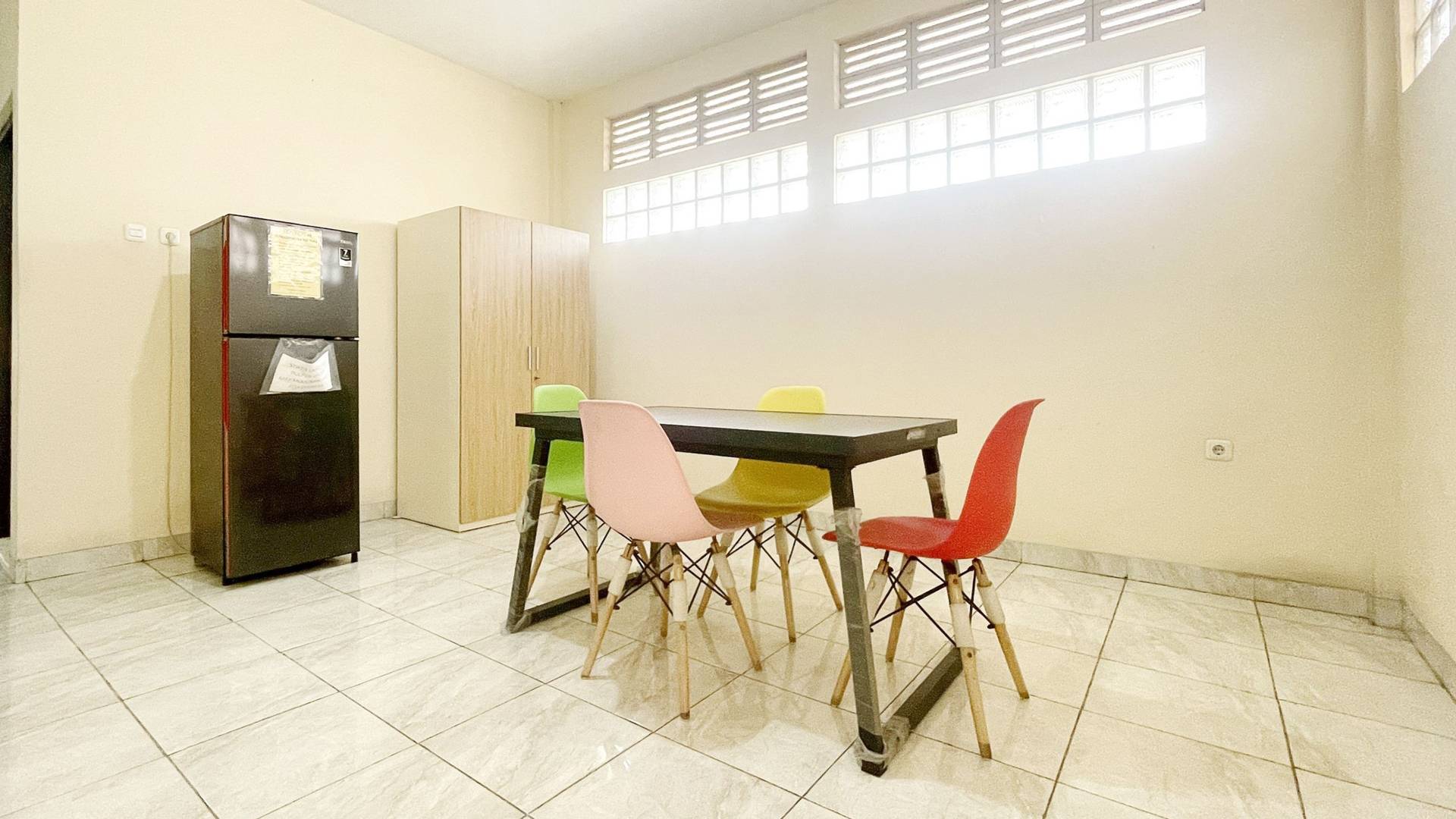 https://images.rukita.co/buildings/building/65c54889-63f2-4124-827e-331799995b7e.jpg