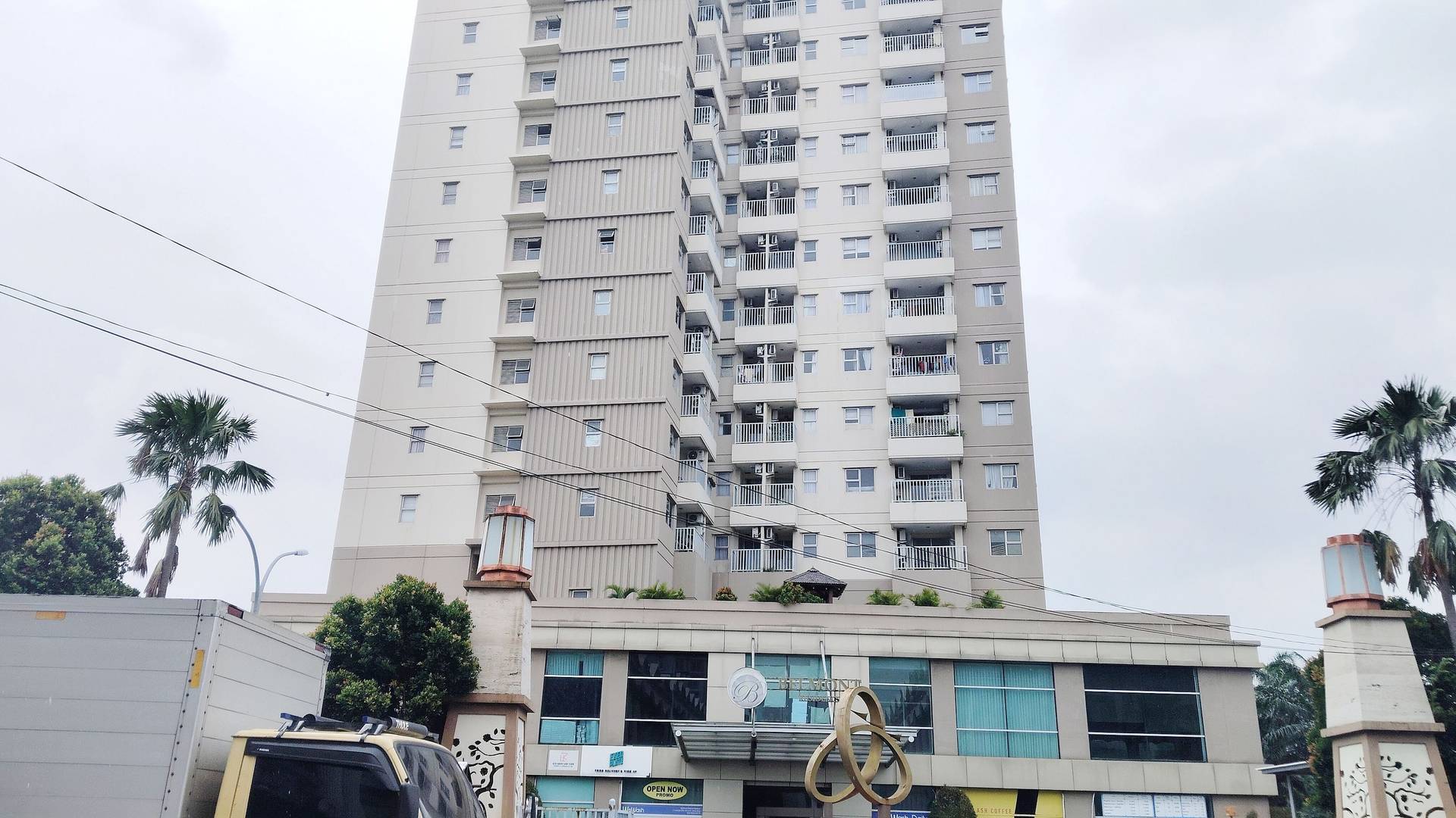 https://images.rukita.co/buildings/building/67bb8251-9e7.jpg