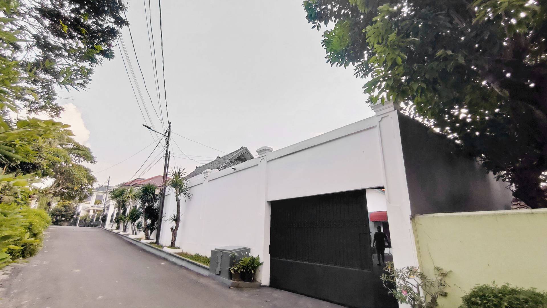 https://images.rukita.co/buildings/building/68cdaf0d-e38.jpg