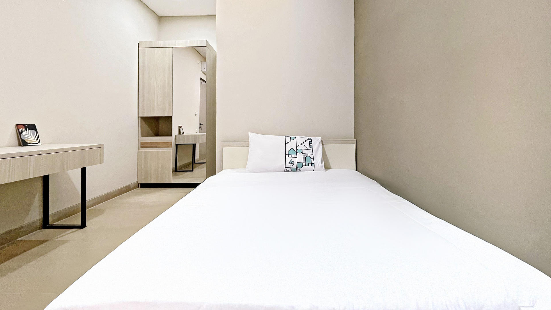 https://images.rukita.co/buildings/building/68db2e76-833.jpg