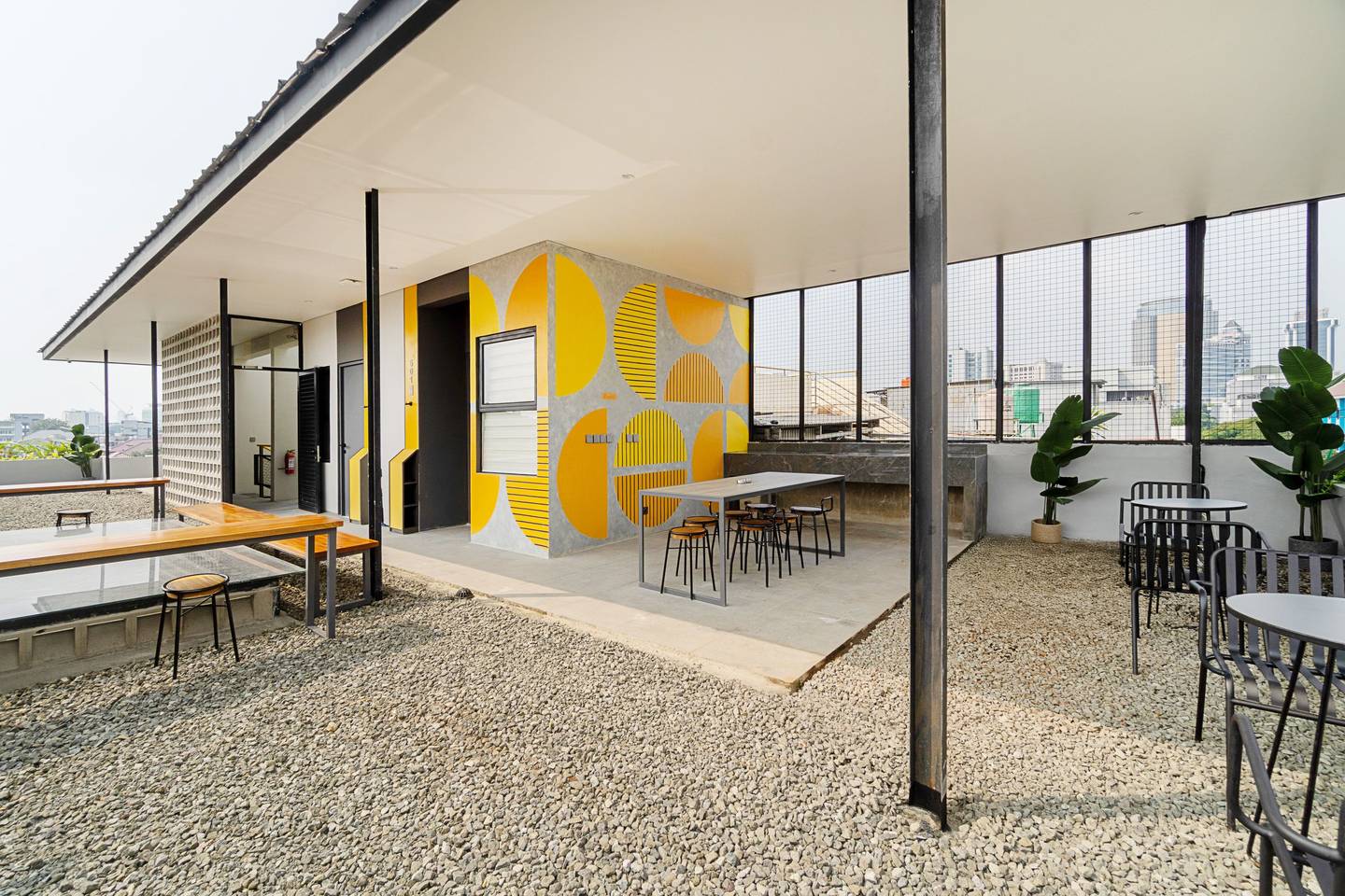 https://images.rukita.co/buildings/building/6908ef36-78a.jpg