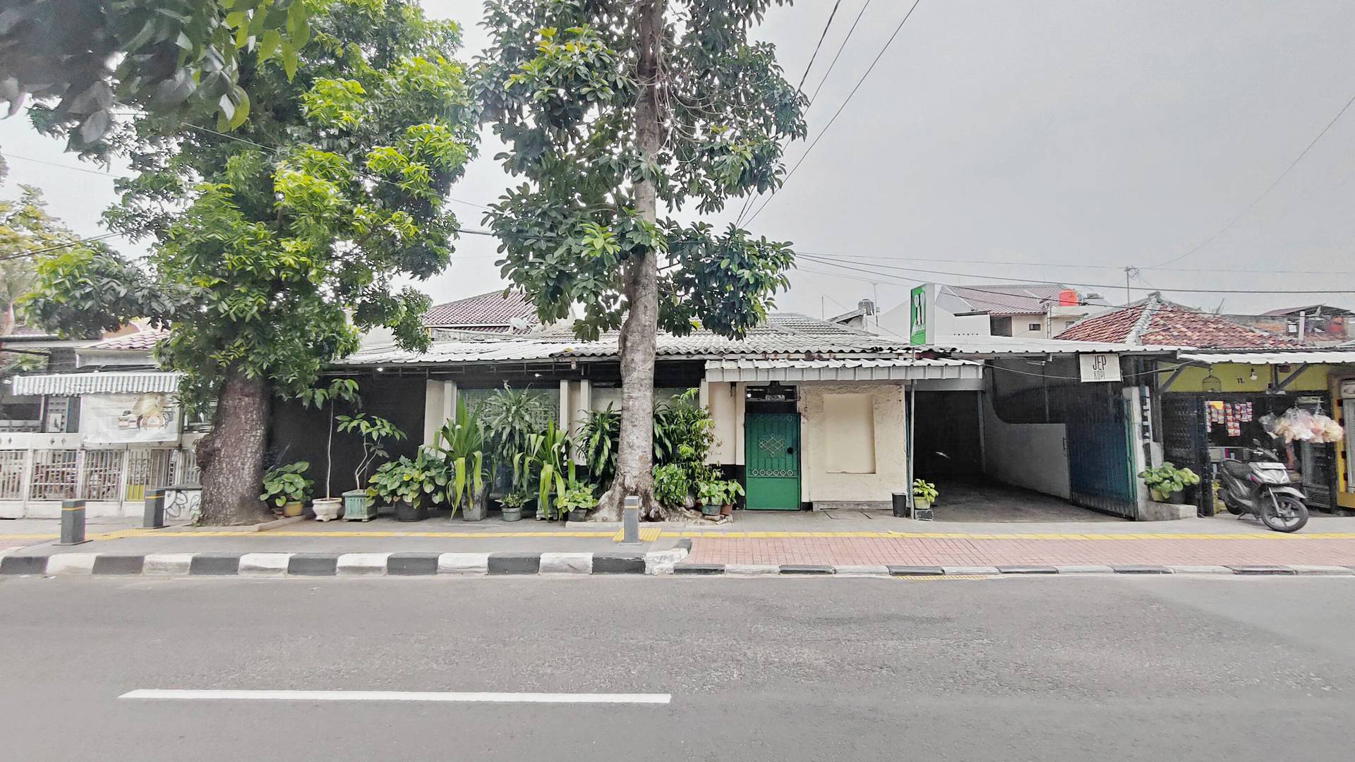 https://images.rukita.co/buildings/building/6a0b7cea-fee.jpg