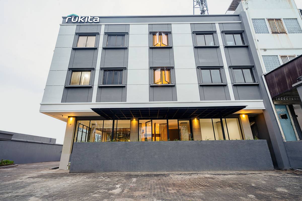 https://images.rukita.co/buildings/building/6b5dc982-dbc.jpg