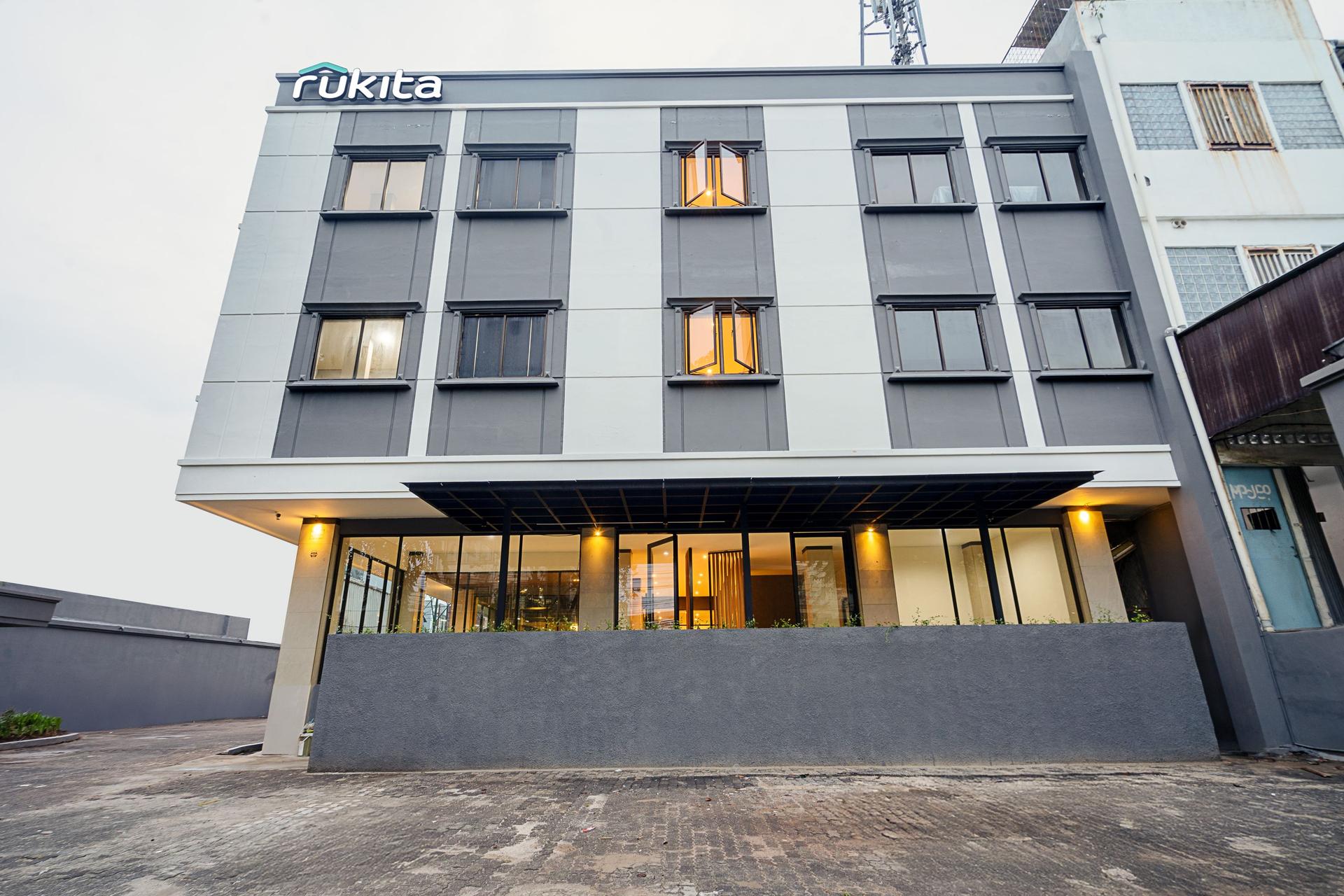 https://images.rukita.co/buildings/building/6b5dc982-dbc.jpg