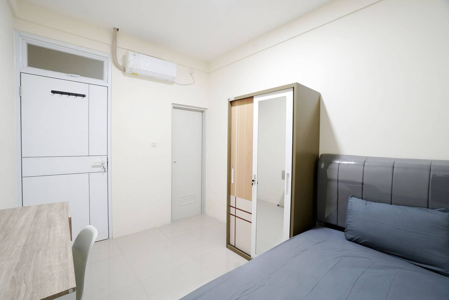 https://images.rukita.co/buildings/building/6b6be309-097.jpg