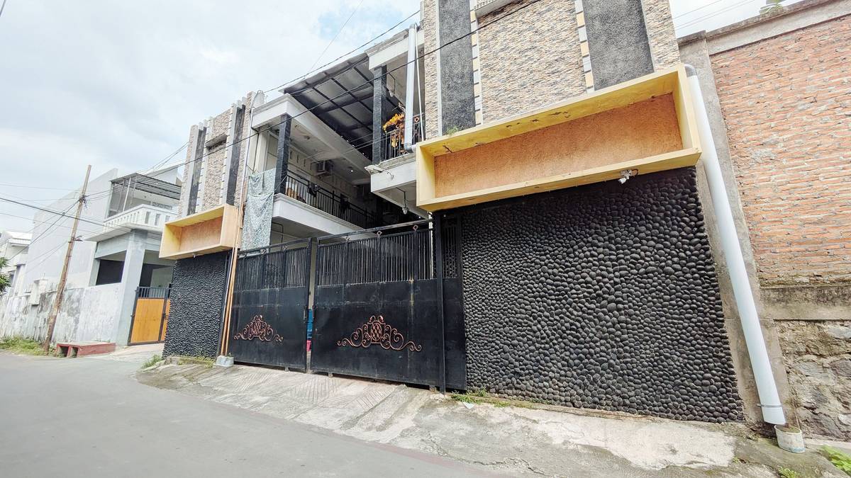 https://images.rukita.co/buildings/building/6c64dc9c-907.jpg
