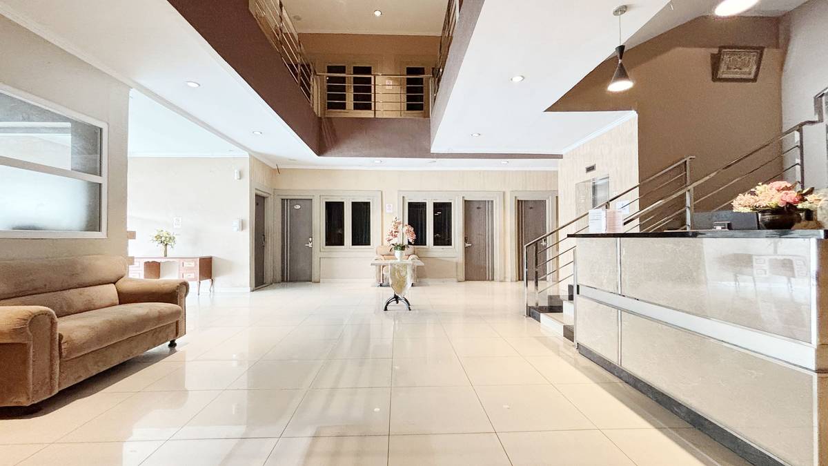 https://images.rukita.co/buildings/building/6c8fd6ab-1da9-46da-abee-c148aeb5fc1c.jpg