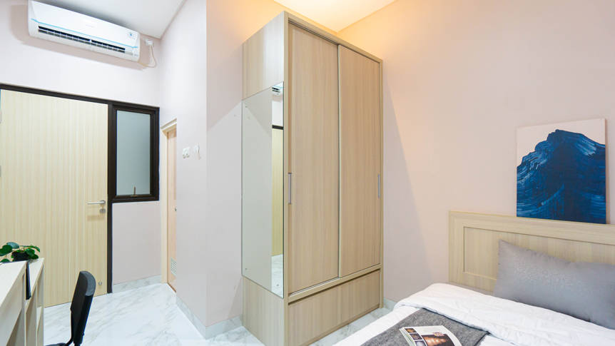 https://images.rukita.co/buildings/building/6cfddcd6-9b6.jpg