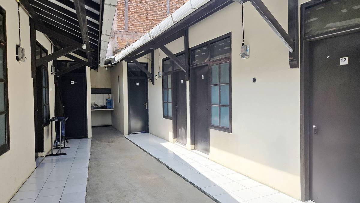 https://images.rukita.co/buildings/building/6d45d416-084.jpg
