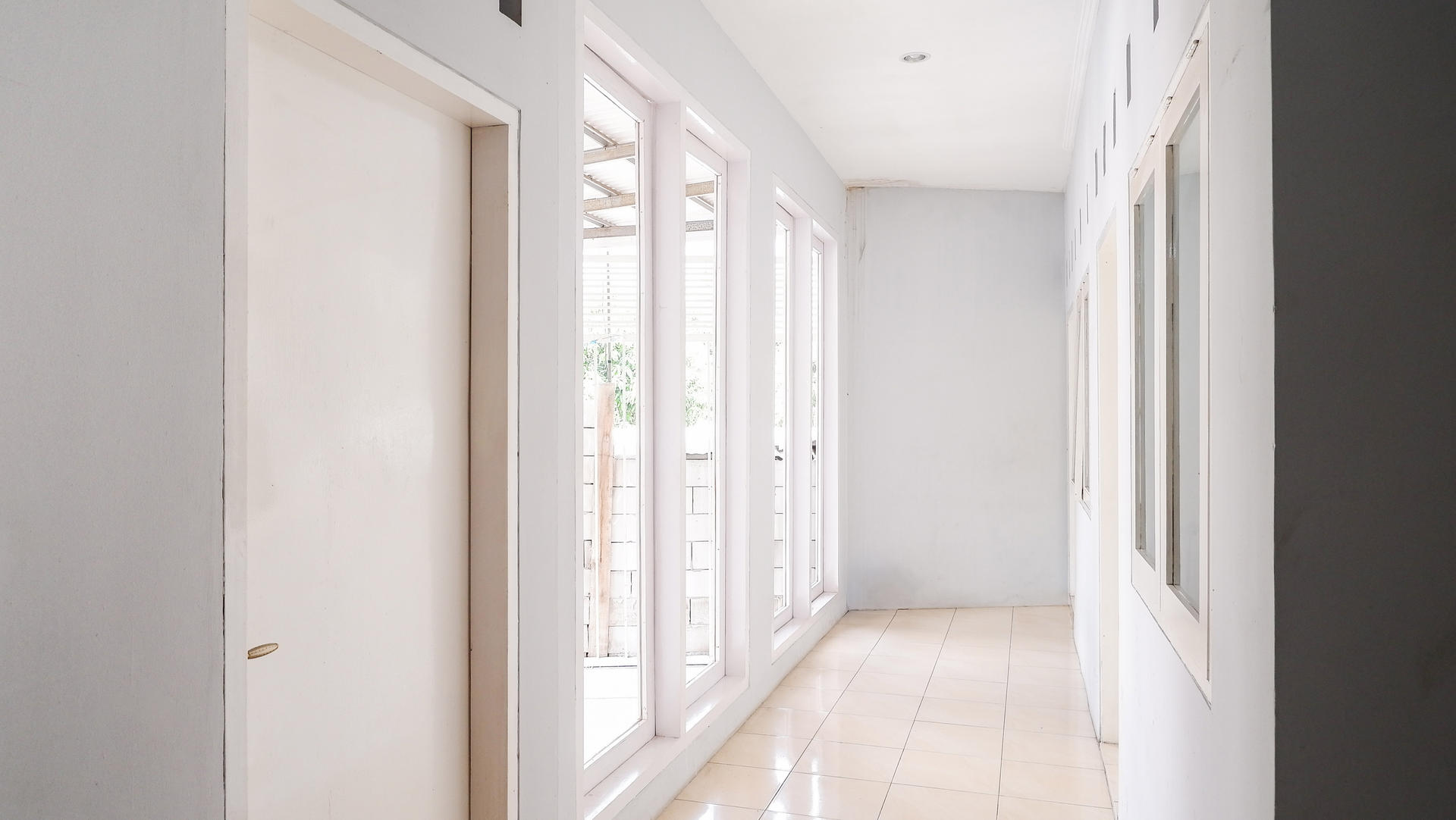 https://images.rukita.co/buildings/building/6e83bb1f-ffe.jpg