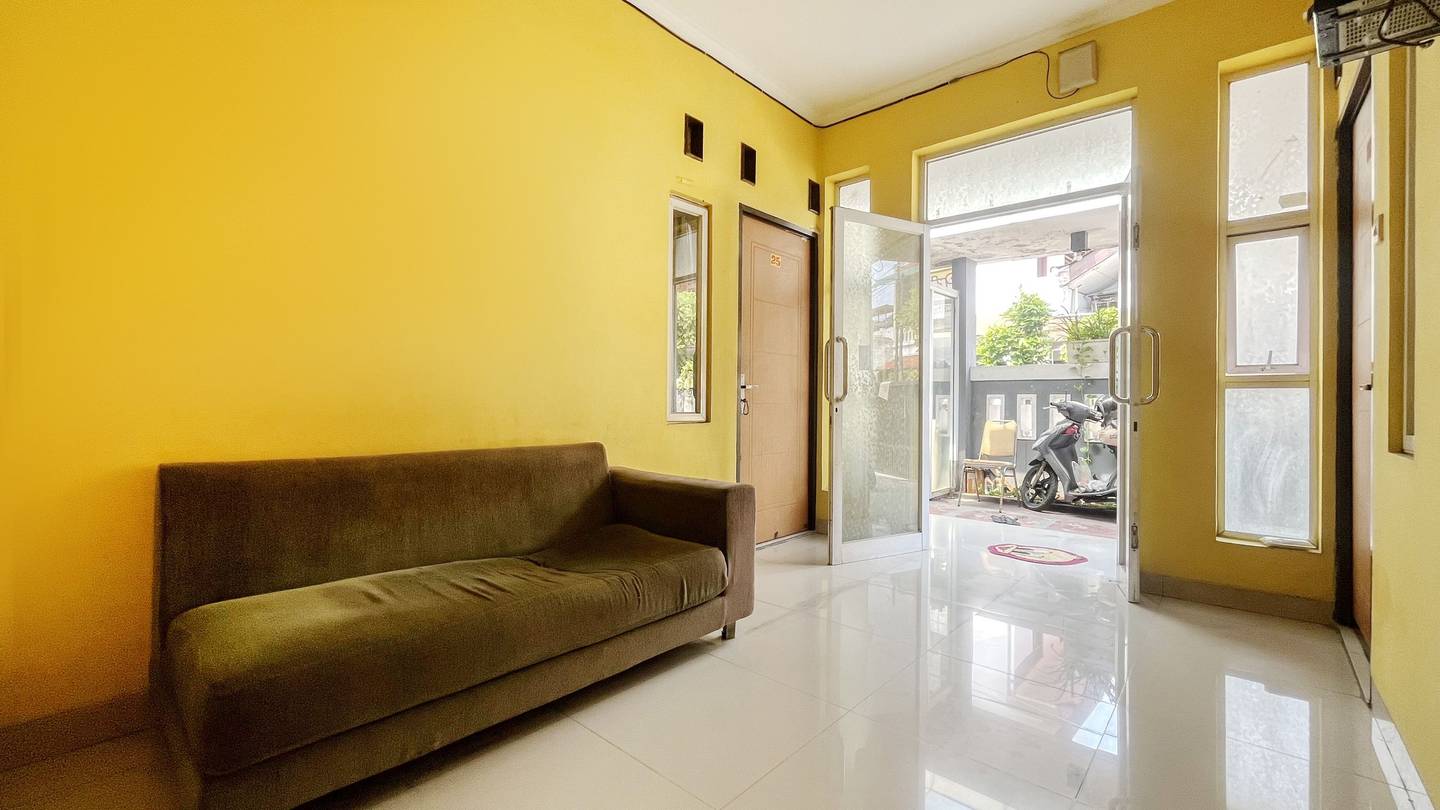 https://images.rukita.co/buildings/building/6ffeac16-c32.jpg