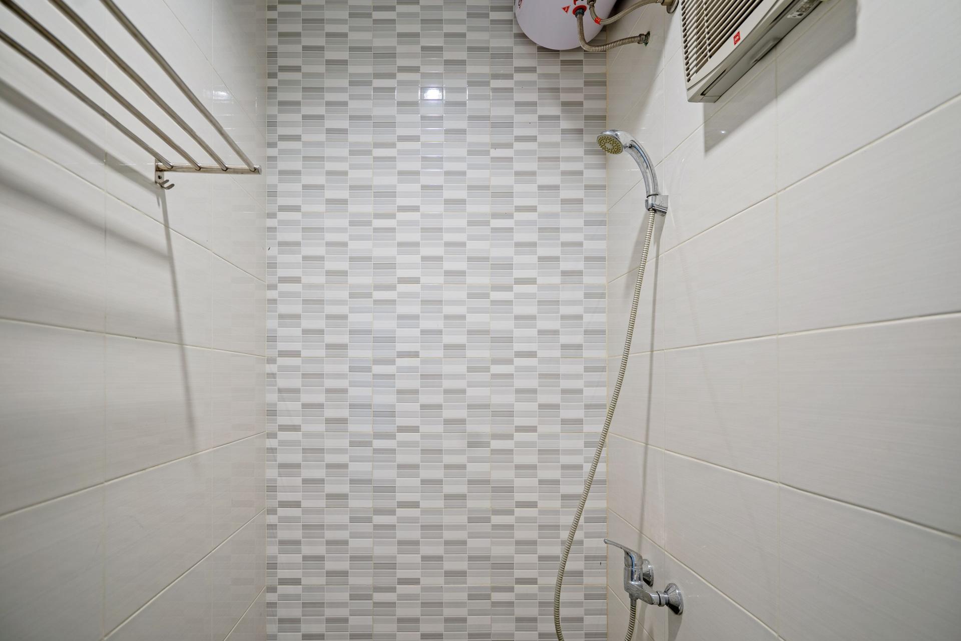 https://images.rukita.co/buildings/building/7101091a-6a9.jpg