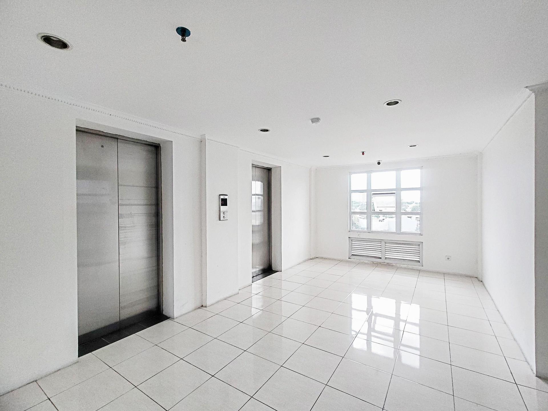 https://images.rukita.co/buildings/building/710ecb1c-4a7.jpg