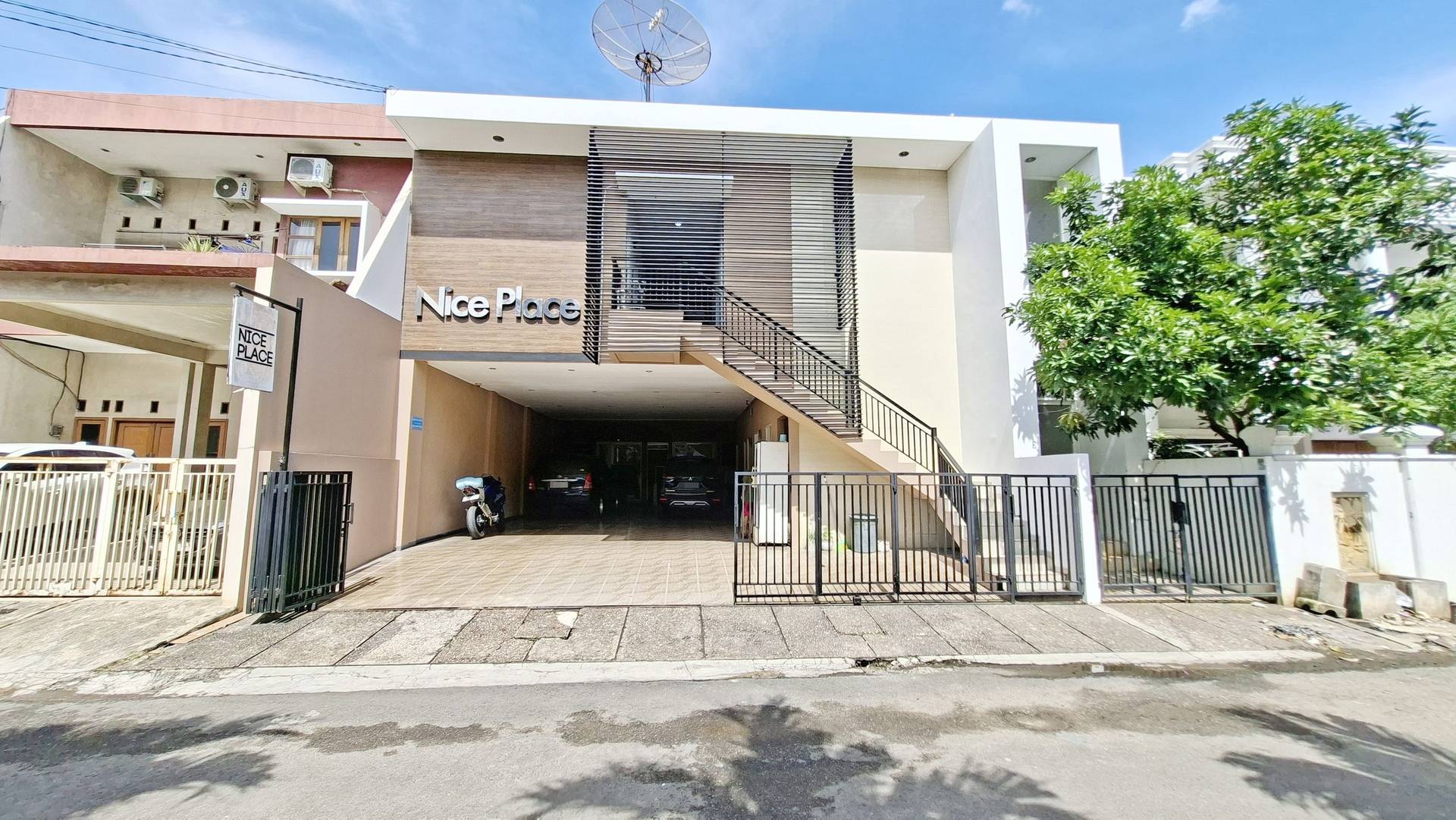 https://images.rukita.co/buildings/building/711f7b55-a714-436c-96de-bacddbbc3f35.jpg