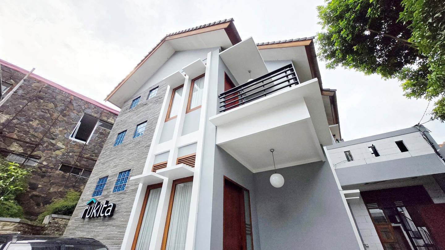 https://images.rukita.co/buildings/building/721e26d8-52b.jpg