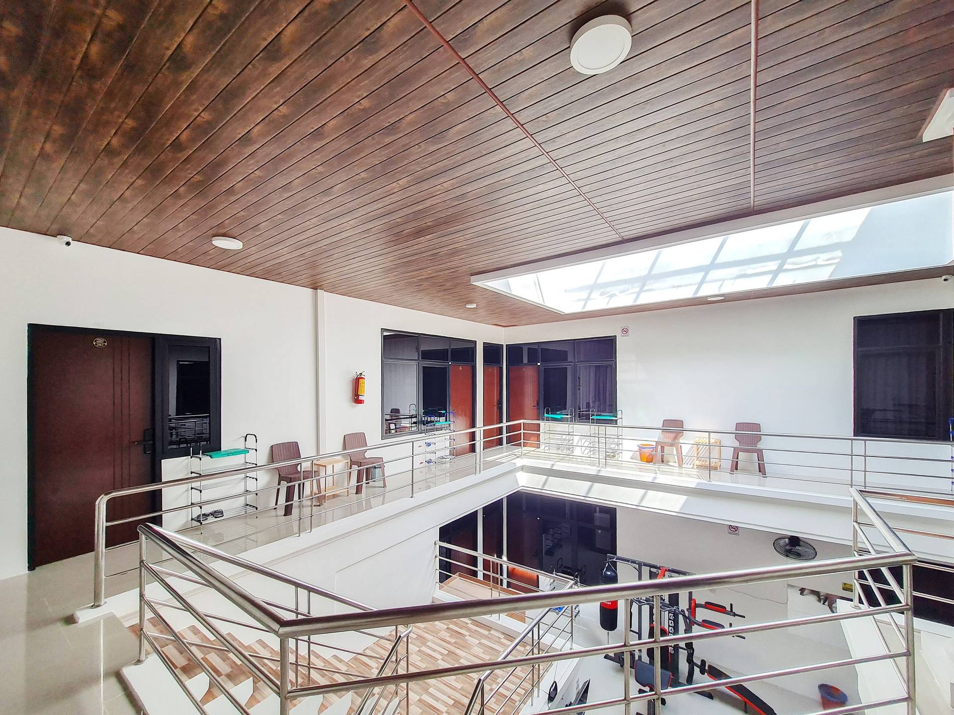 https://images.rukita.co/buildings/building/72579de2-2aa.jpg