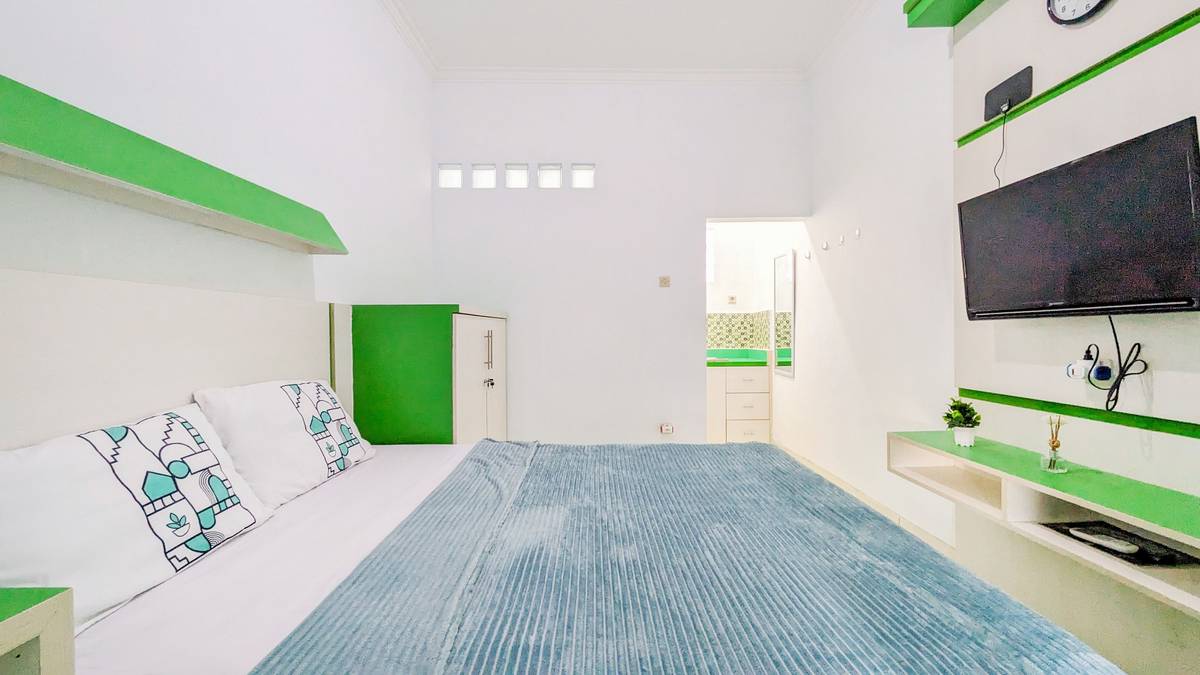 https://images.rukita.co/buildings/building/7329ed4a-51d.jpg