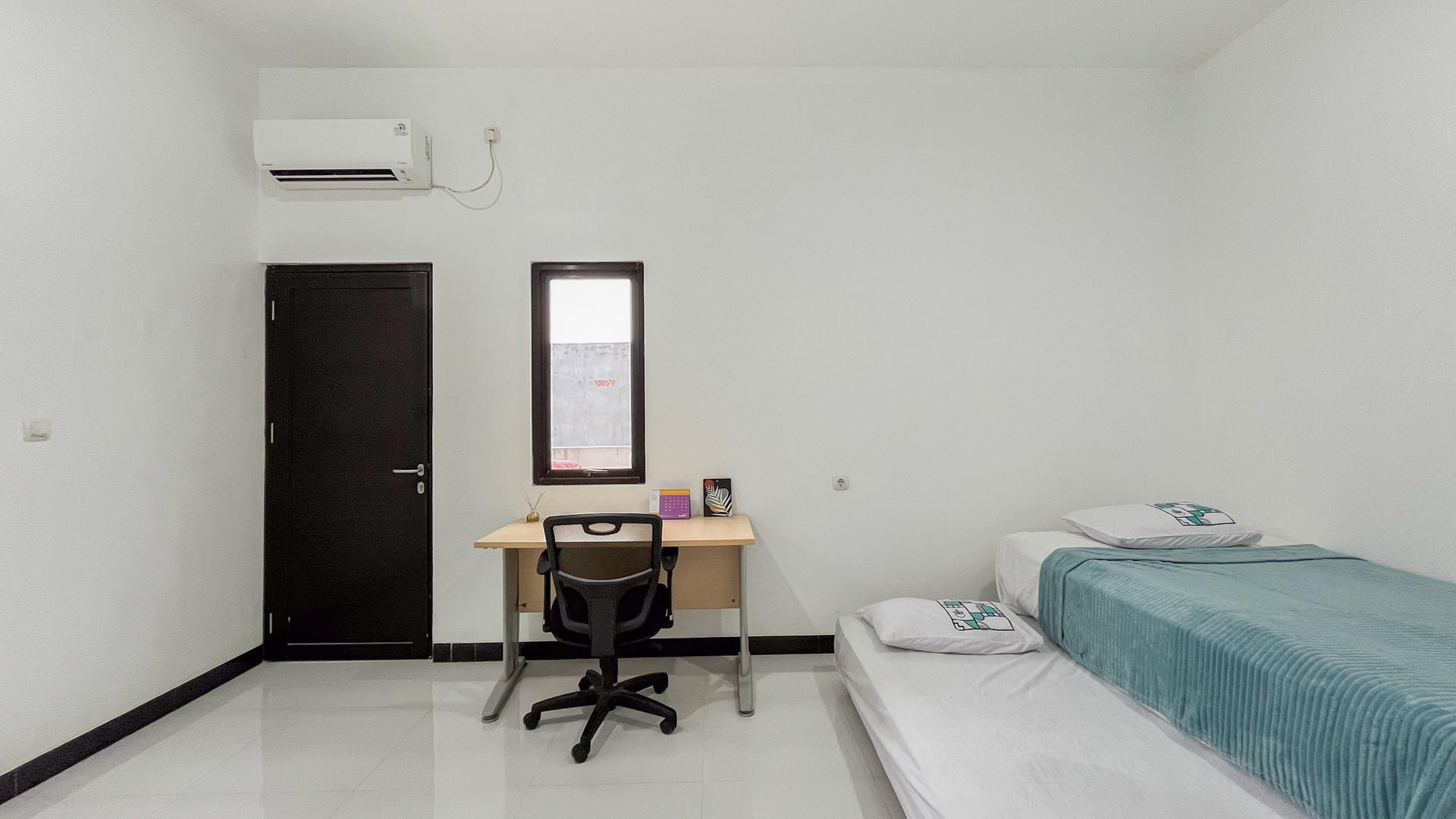 https://images.rukita.co/buildings/building/73945fd8-fa3.jpg