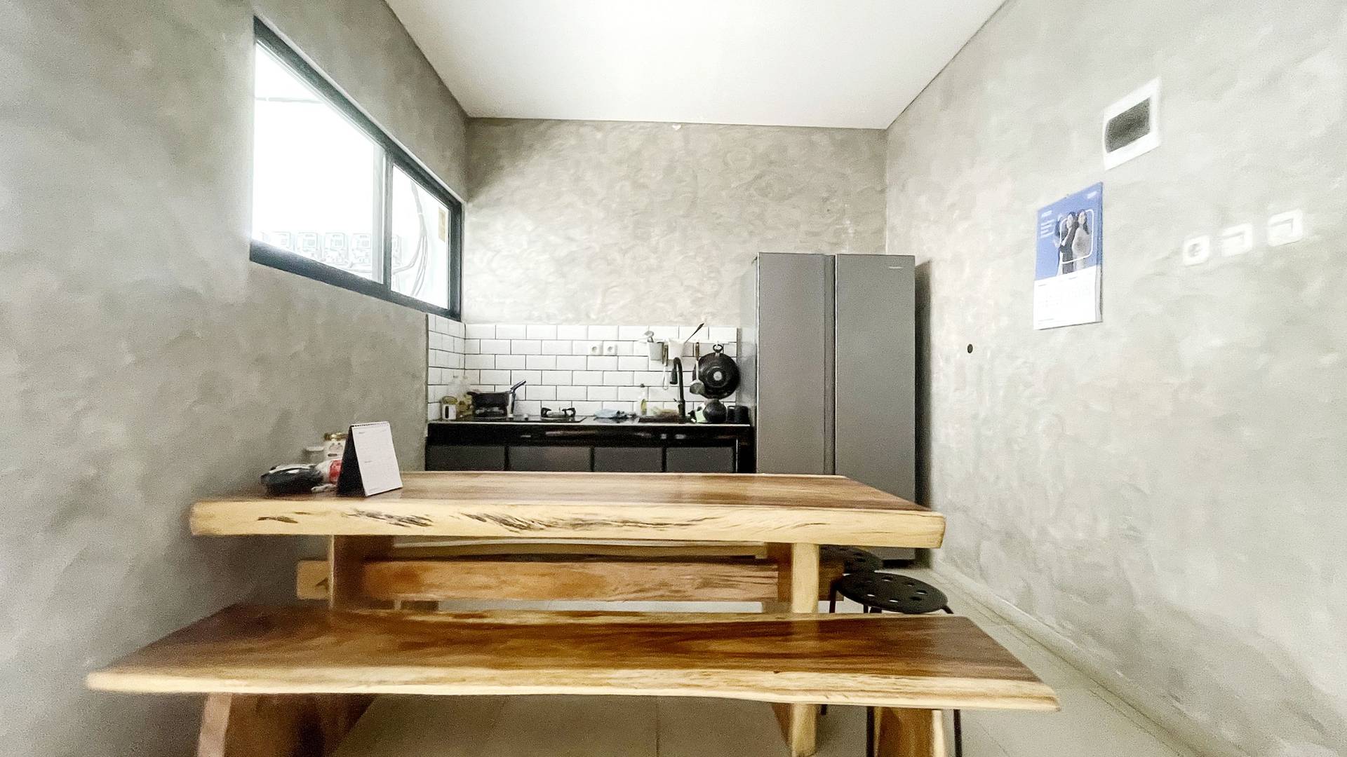 https://images.rukita.co/buildings/building/73f4920d-c061-4bf2-b243-e54d4dbc7906.jpg