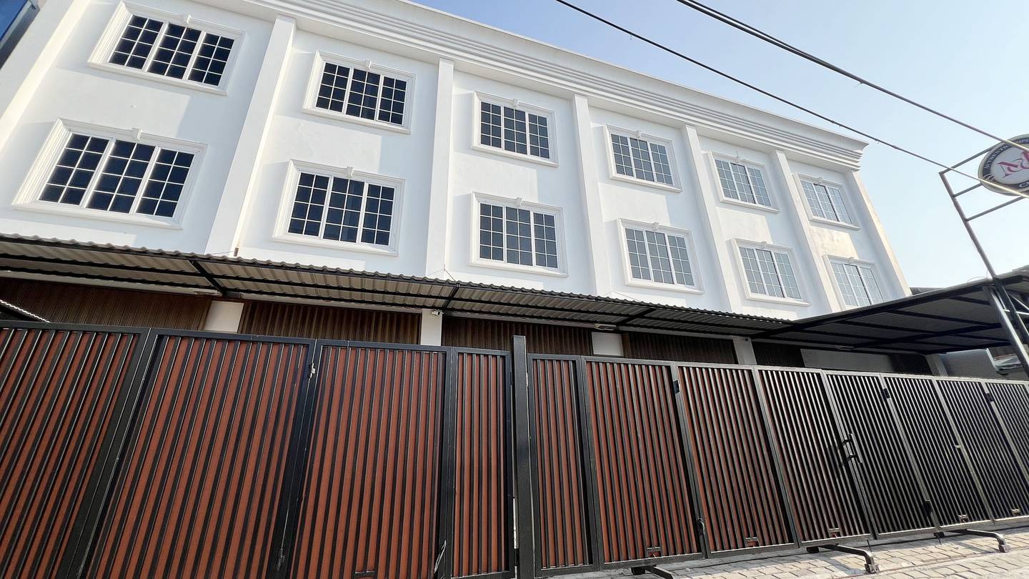 https://images.rukita.co/buildings/building/74d4a9b4-fb1b-4d2f-bbc4-70e26c26dab6.jpg