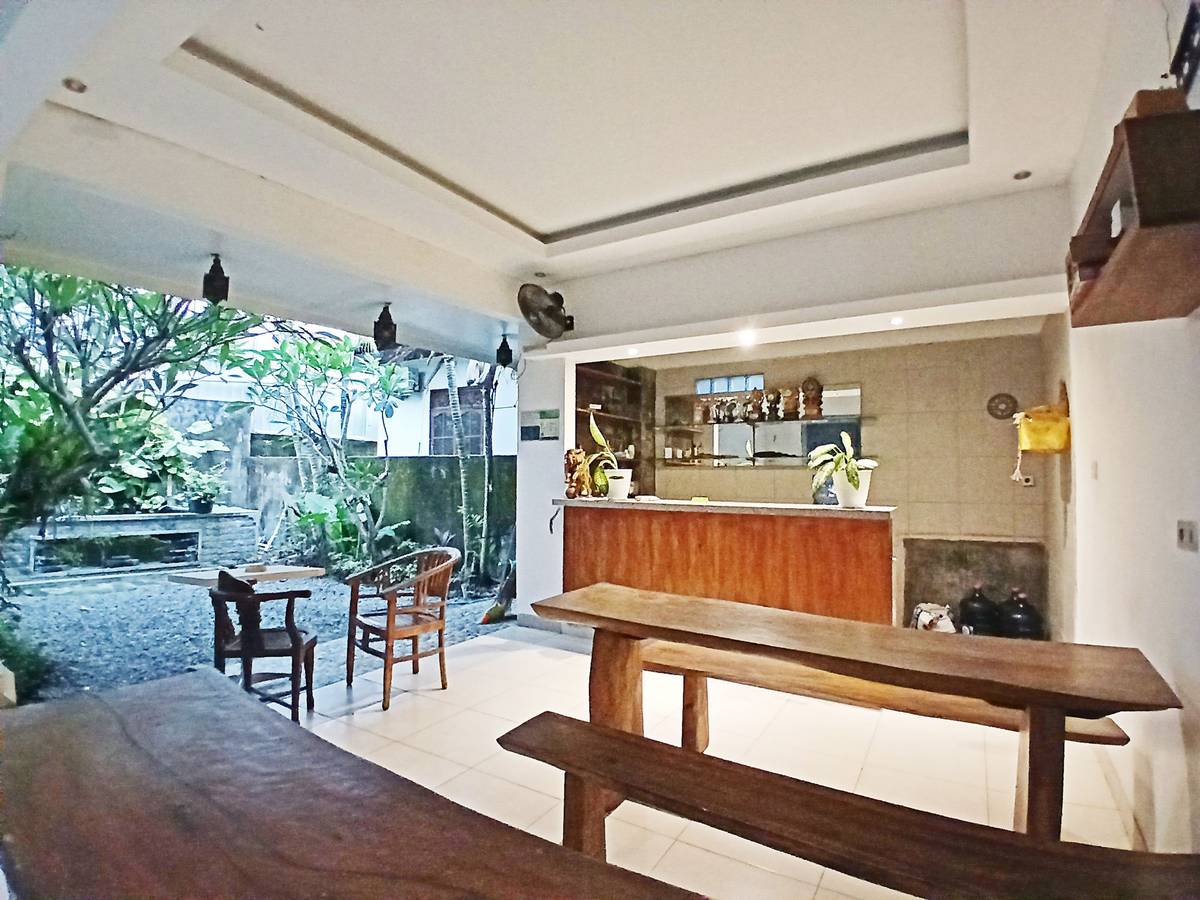 https://images.rukita.co/buildings/building/754eb03a-620.jpg