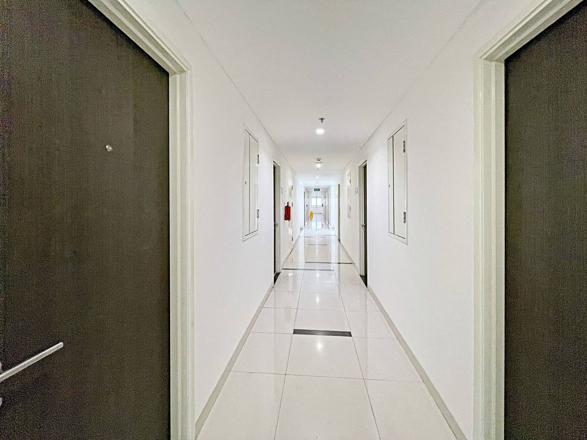 https://images.rukita.co/buildings/building/75b800cc-9f9.jpg