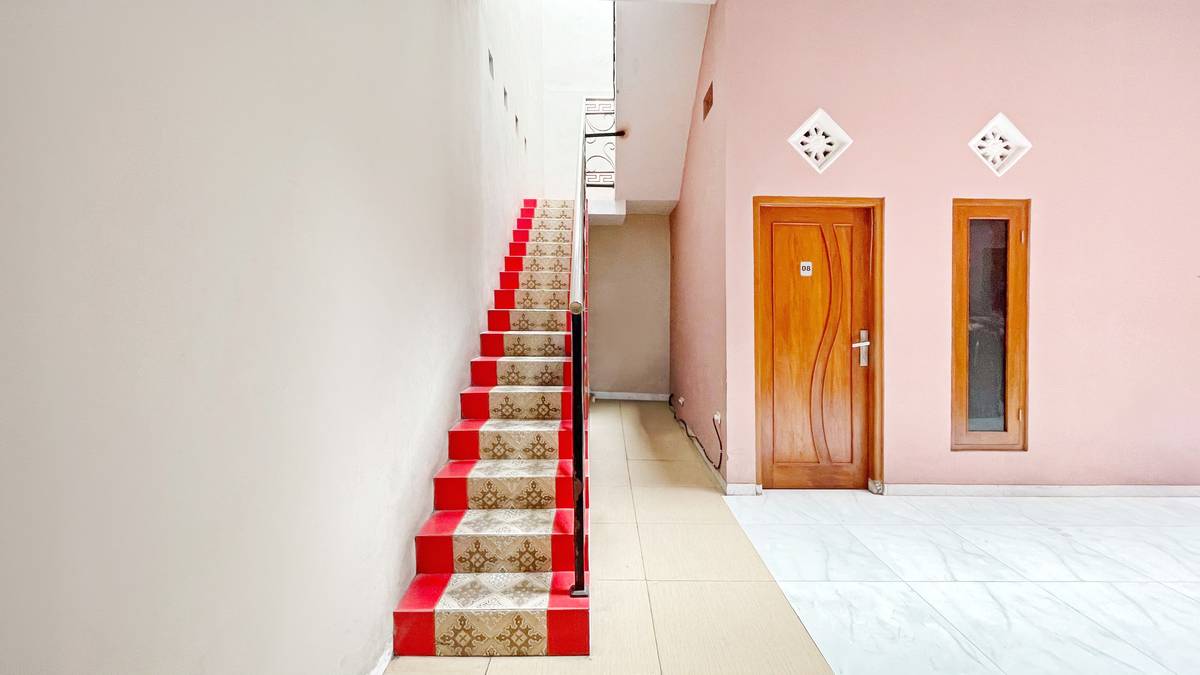 https://images.rukita.co/buildings/building/76524a58-930.jpg