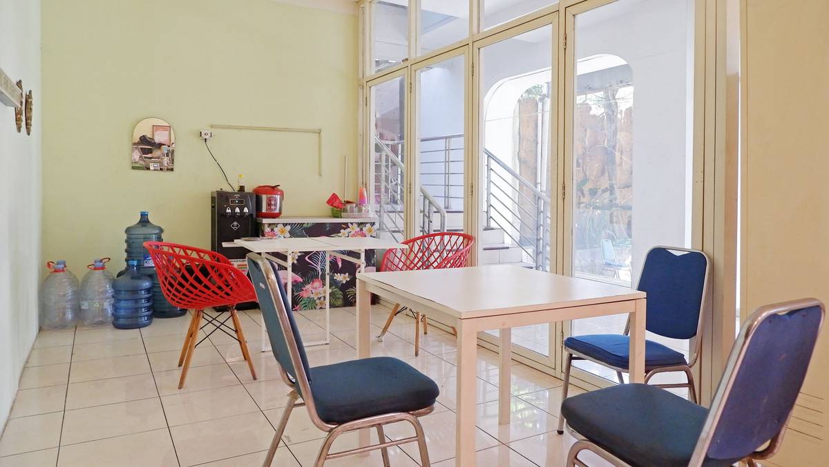 https://images.rukita.co/buildings/building/76a31932-83e.jpg