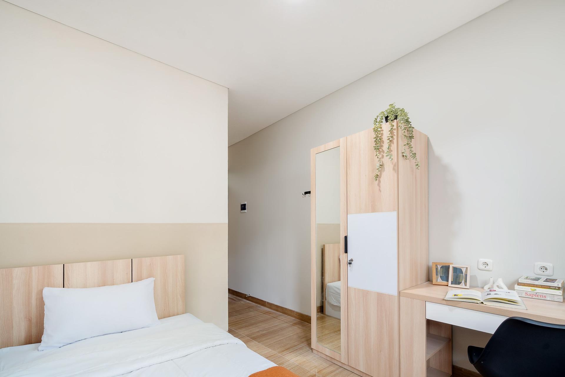 https://images.rukita.co/buildings/building/76e213c1-ac74-4f2e-83dd-8fb241467ef7.jpg
