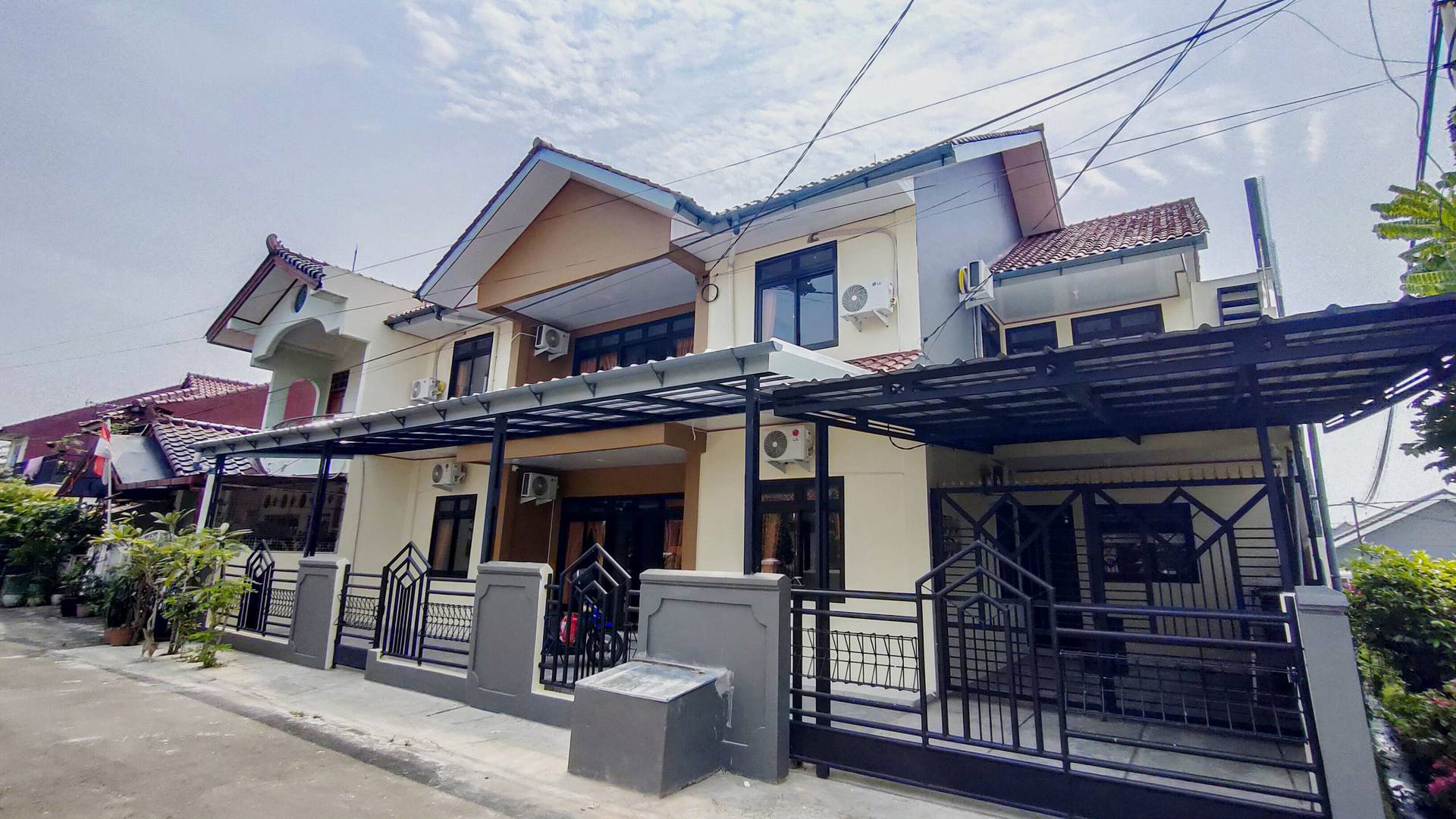 https://images.rukita.co/buildings/building/7703d36d-aed.jpg