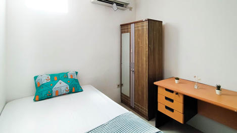 https://images.rukita.co/buildings/building/77989e4d-86a.jpg