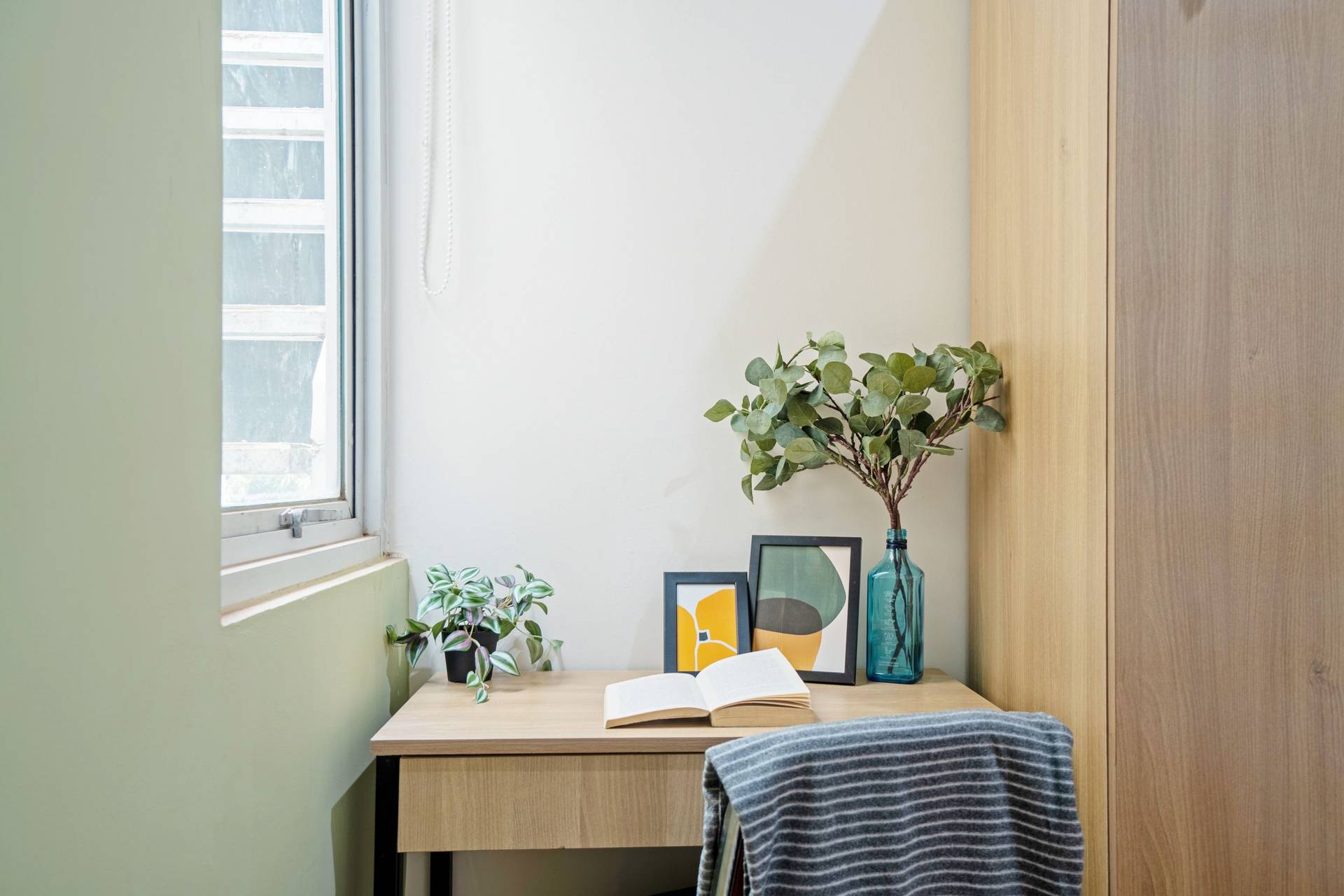 https://images.rukita.co/buildings/building/77d16974-5a7.jpg
