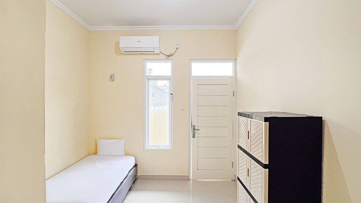 https://images.rukita.co/buildings/building/781b4757-fe4.jpg