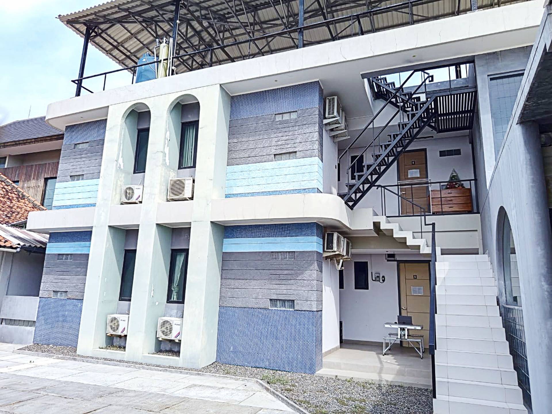 https://images.rukita.co/buildings/building/78bbd673-eb33-43ca-82a3-8a6a49b3aea8.jpg