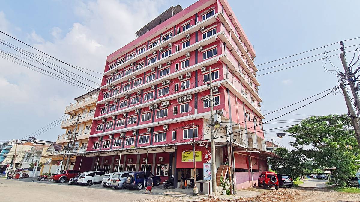 https://images.rukita.co/buildings/building/78ea9ad5-33f.jpg
